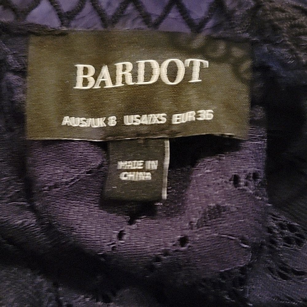 EUC Bardot navy and black lace dress - Picture 3 of 4